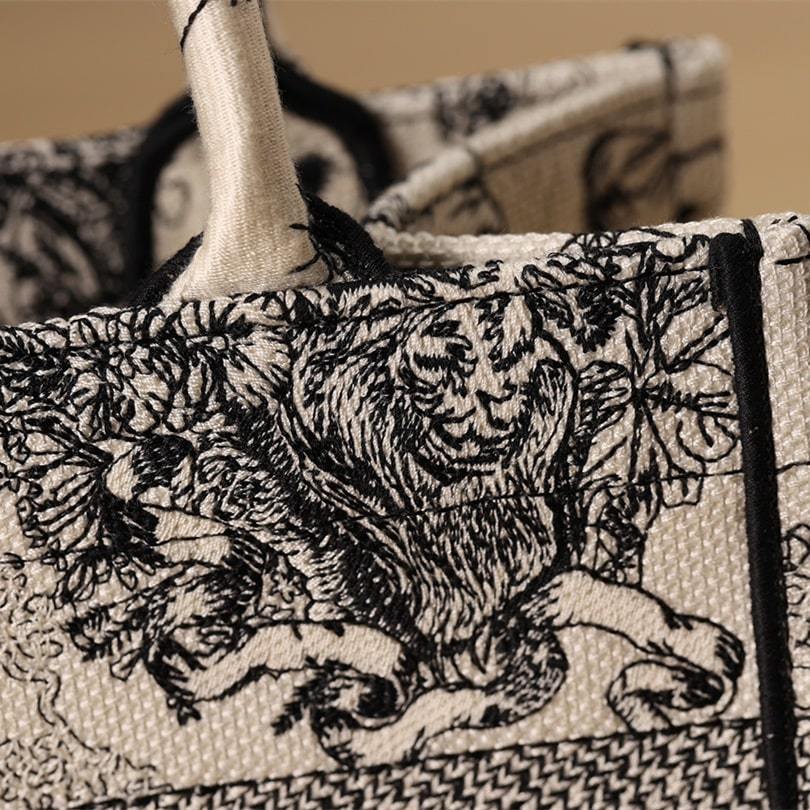 高仿Dior*BookTote系列Zodiac茹伊刺繡手袋免檢版