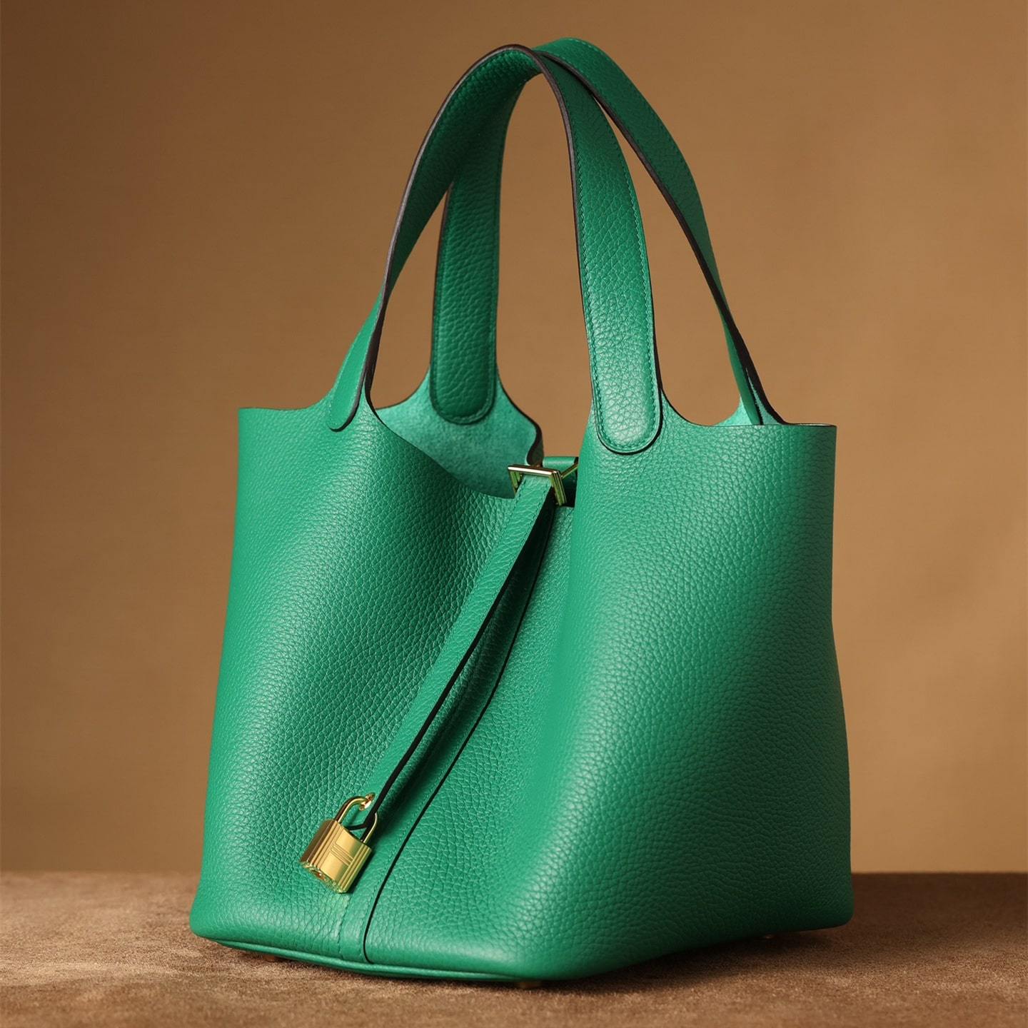 高仿Hermes*PicotinLock22絲絨綠金扣免檢版
