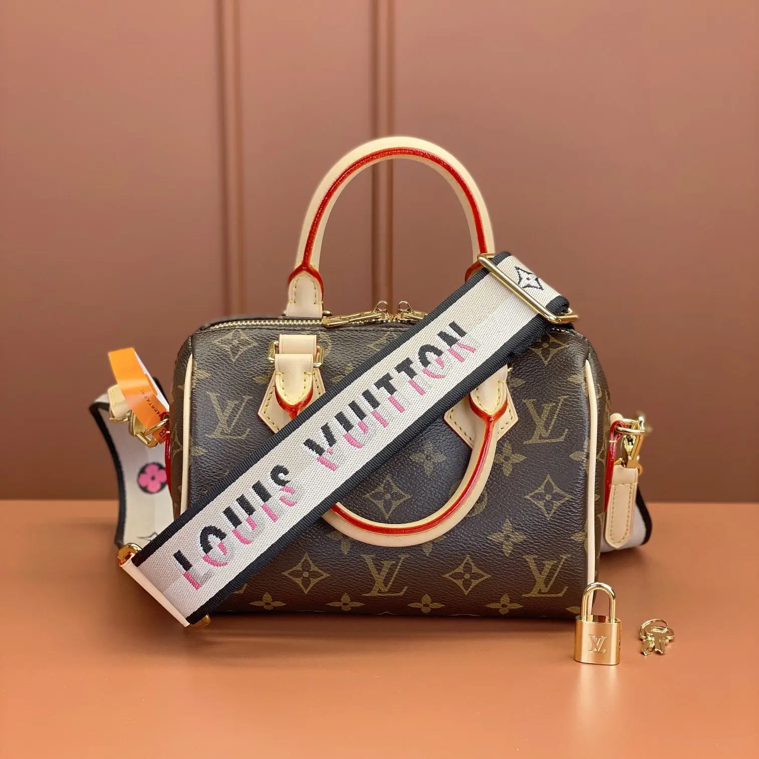 LV Speedy Bandouli&egrave;re：正面花紋走向