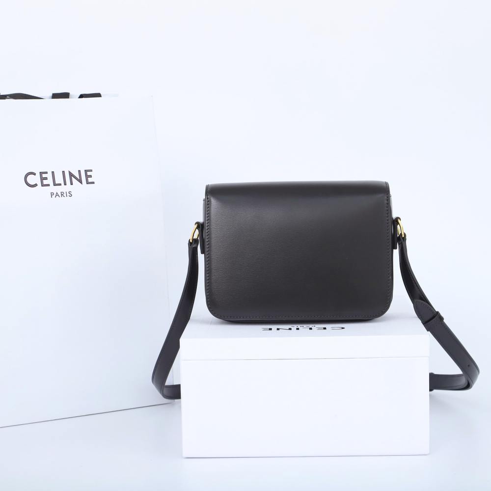 高仿Celine*Triomphe系列手袋188423黑色中號免檢版