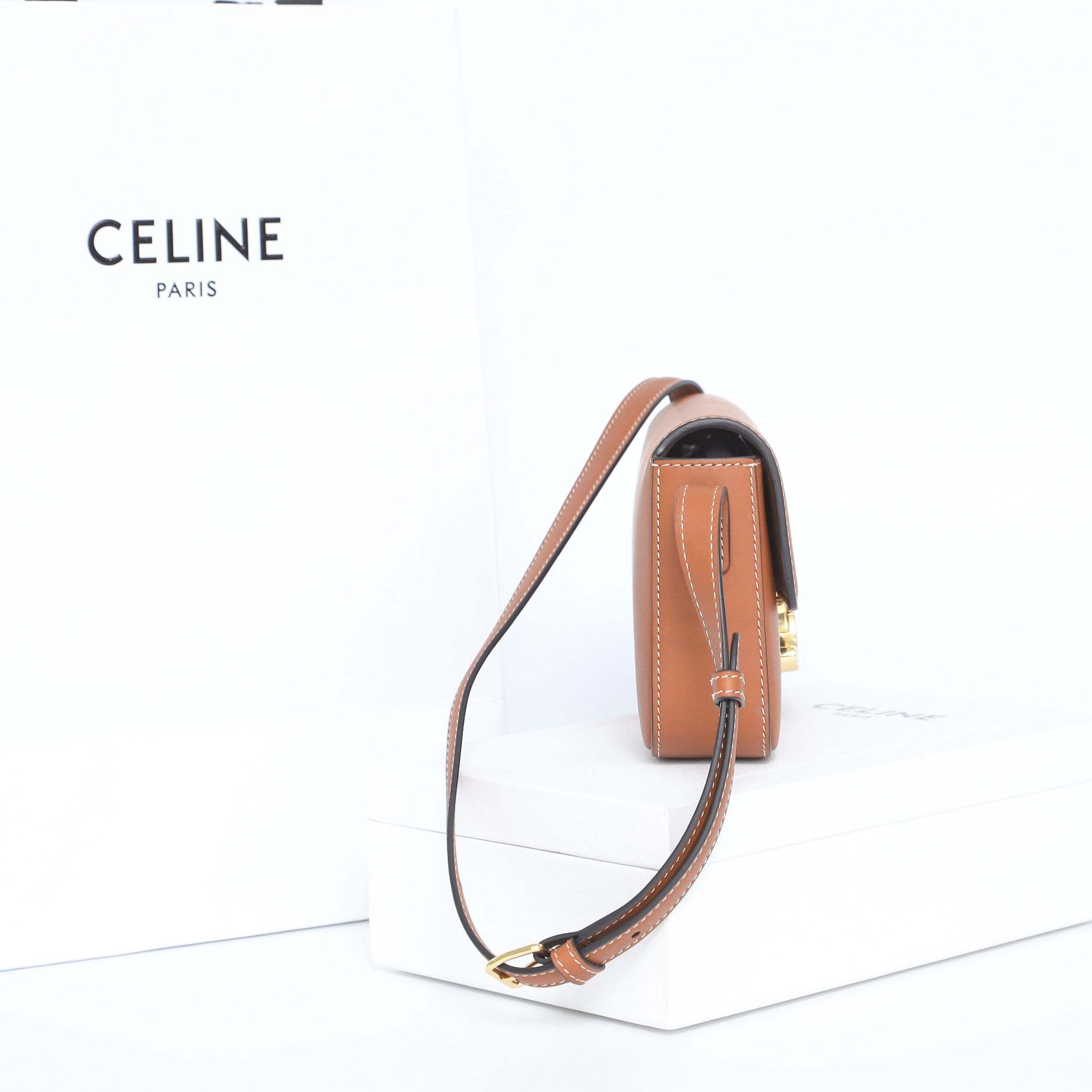 高仿Celine*Triomphe系列手袋194143棕色免檢版