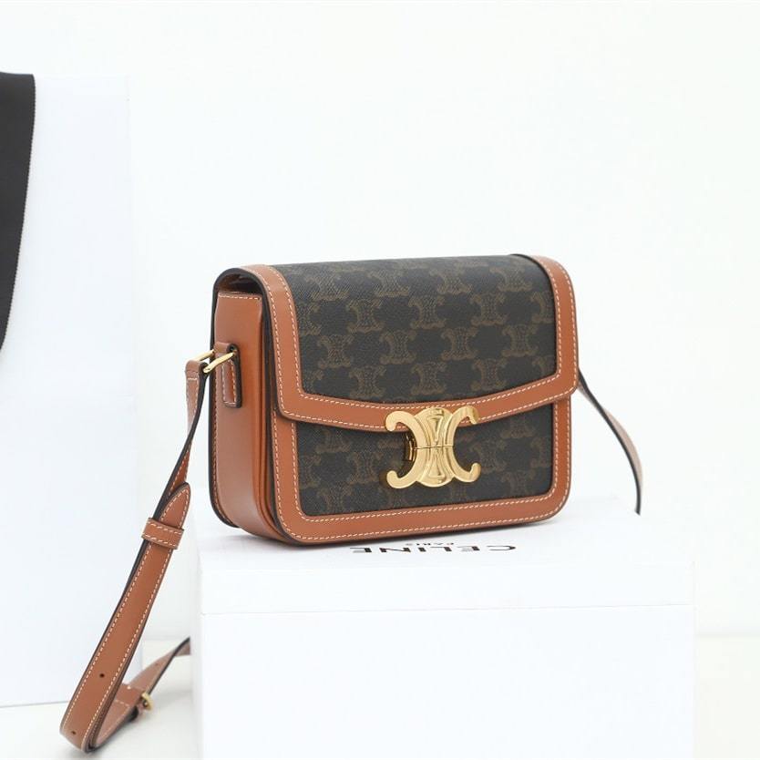 高仿Celine*Triomphe系列手袋191242免檢版