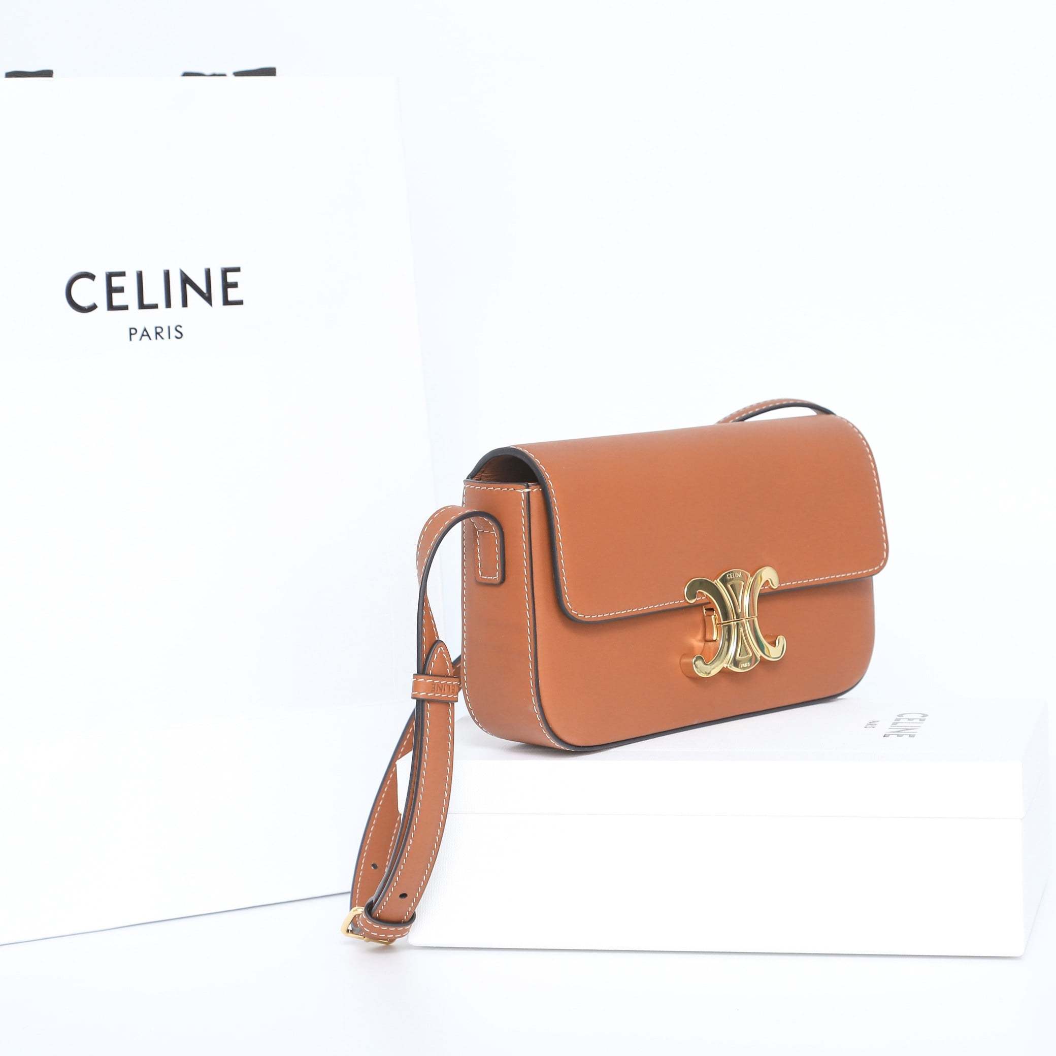 高仿Celine*Triomphe系列手袋194143棕色免檢版