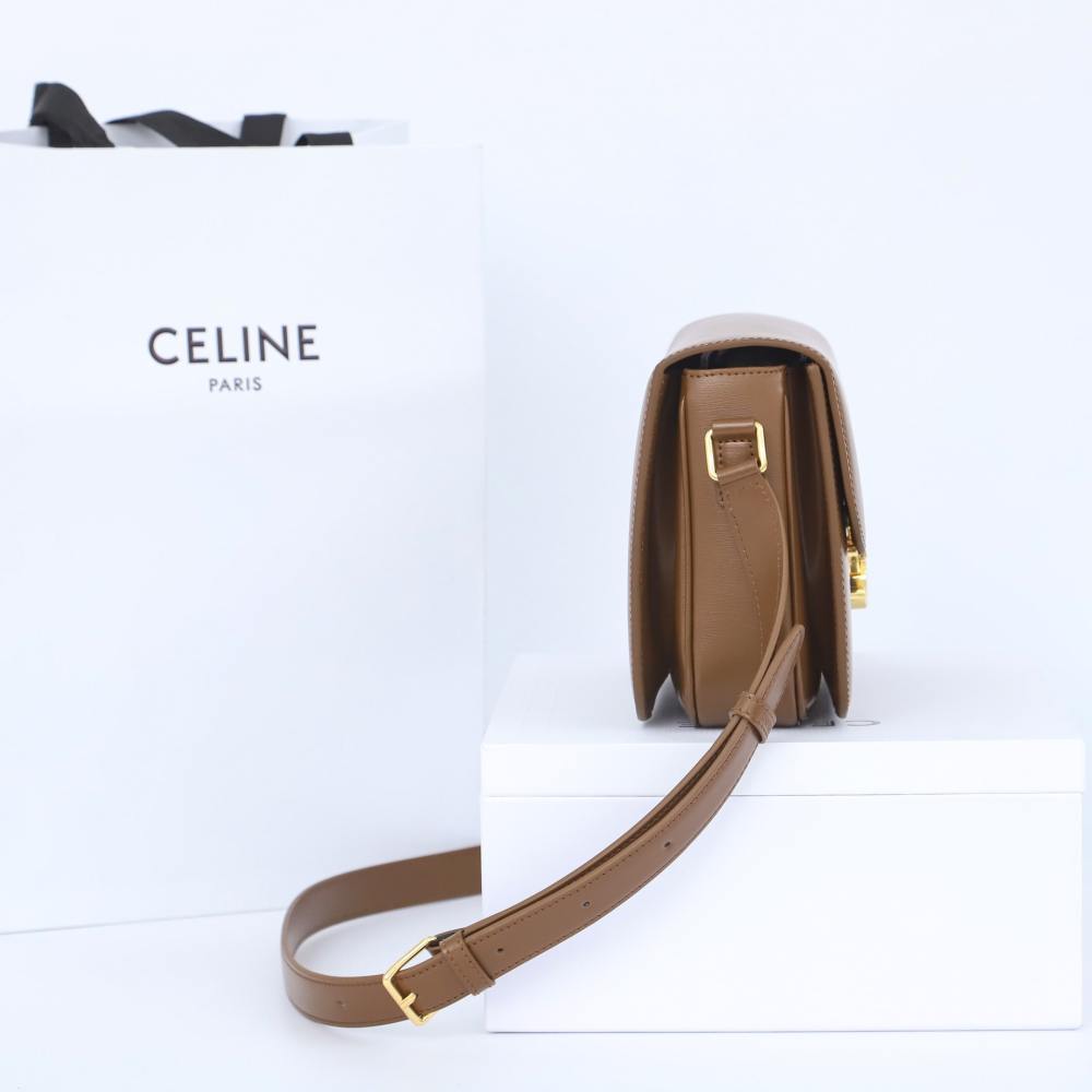 高仿Celine*Triomphe系列手袋187363棕色中號免檢版