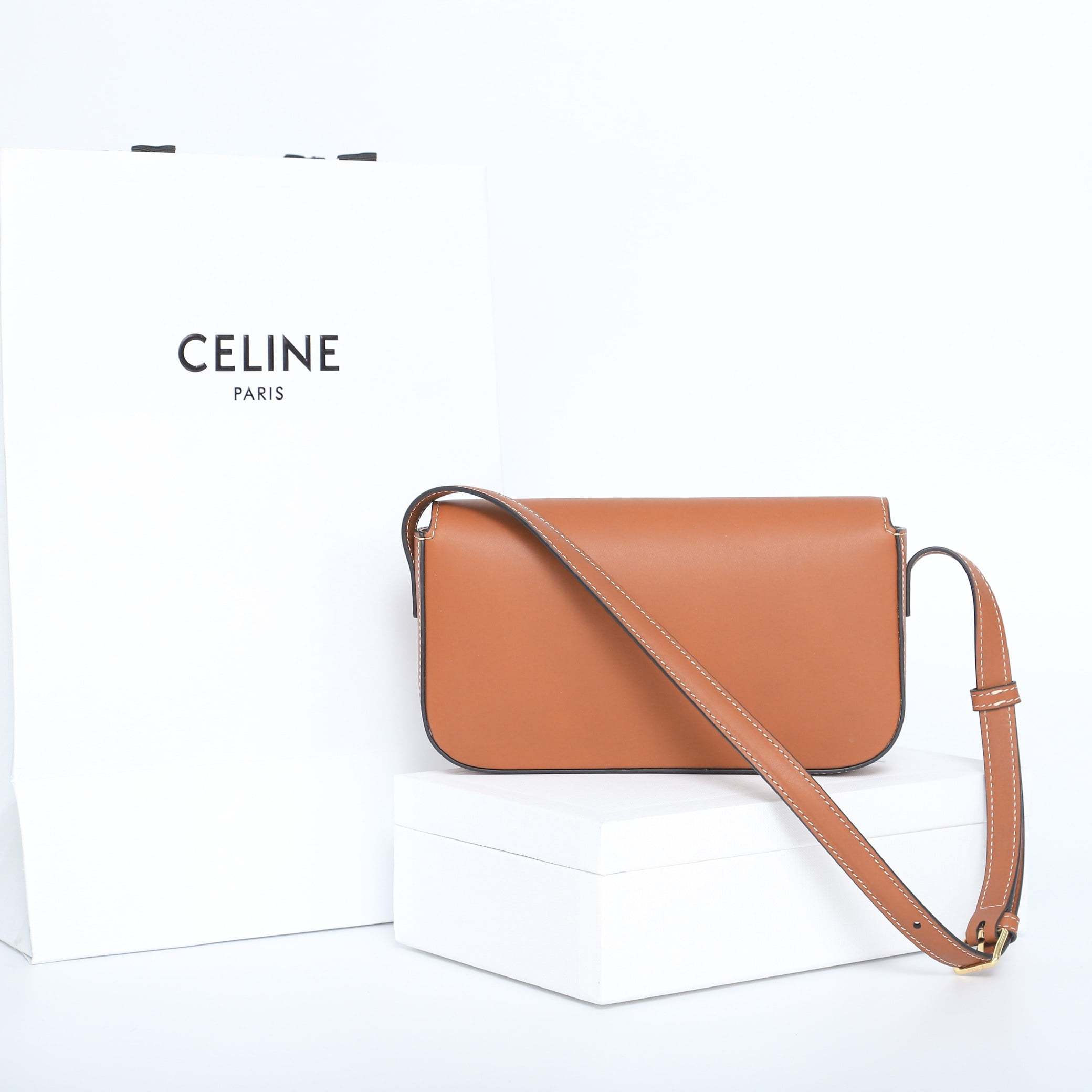 高仿Celine*Triomphe系列手袋194143棕色免檢版