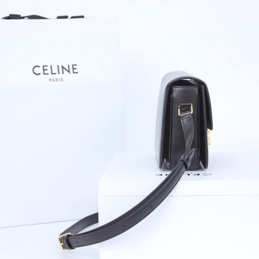 高仿Celine*Triomphe系列手袋188423黑色中號免檢版