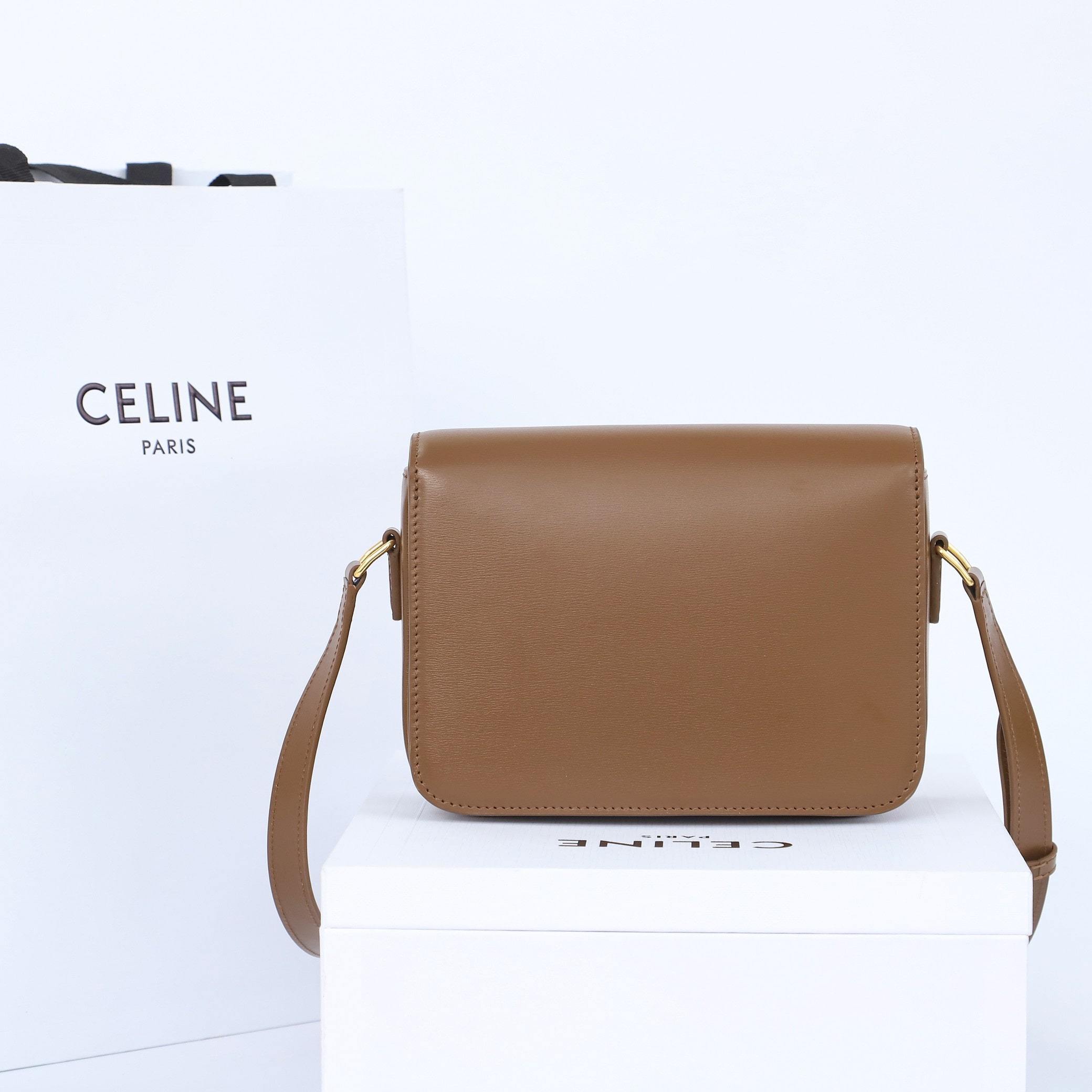 高仿Celine*Triomphe系列手袋188423棕色小號免檢版