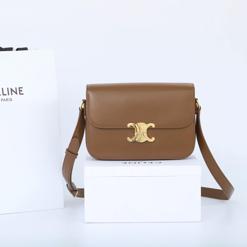 高仿Celine*Triomphe系列手袋187363棕色中號免檢版
