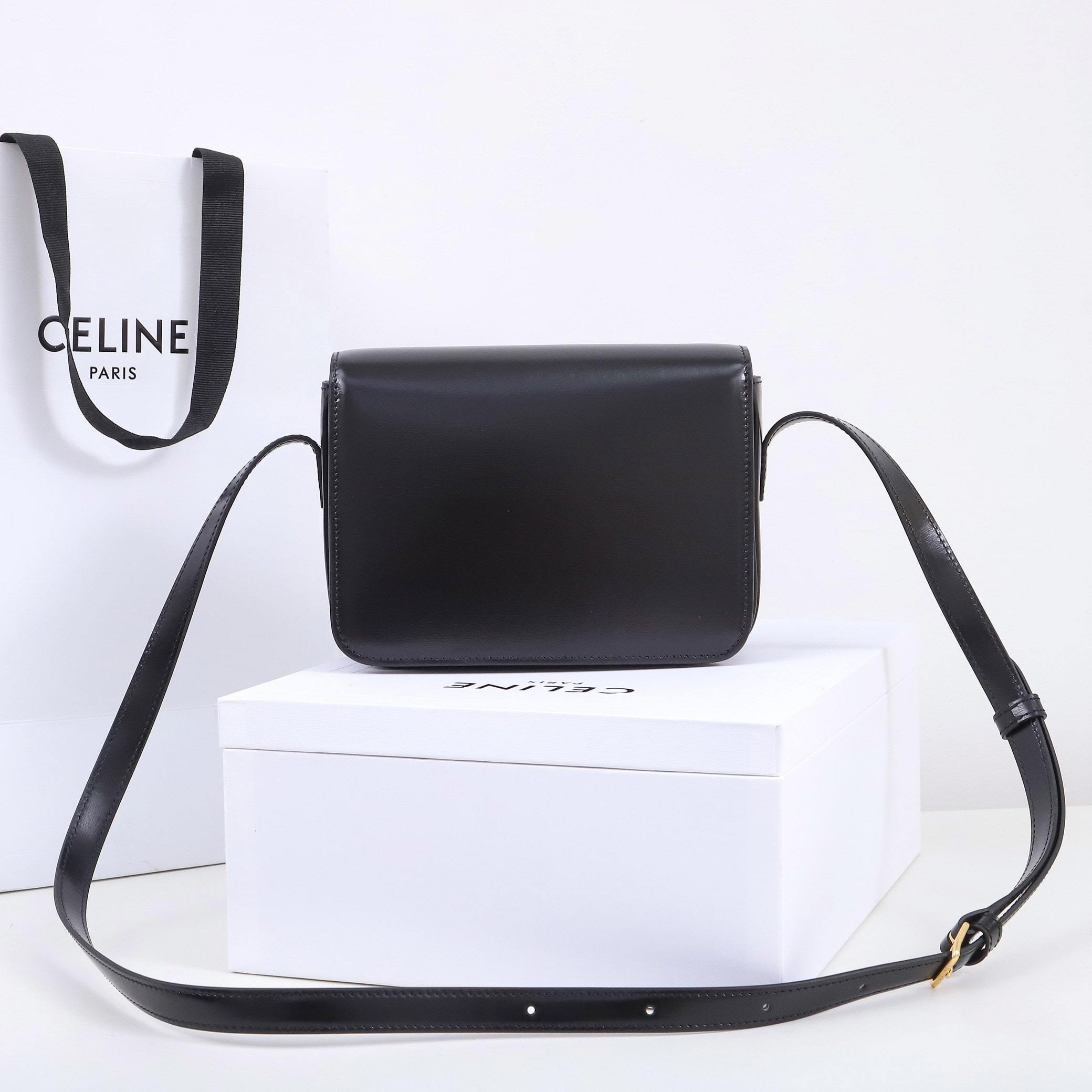 高仿Celine*Triomphe系列單肩包199233黑色小號免檢版