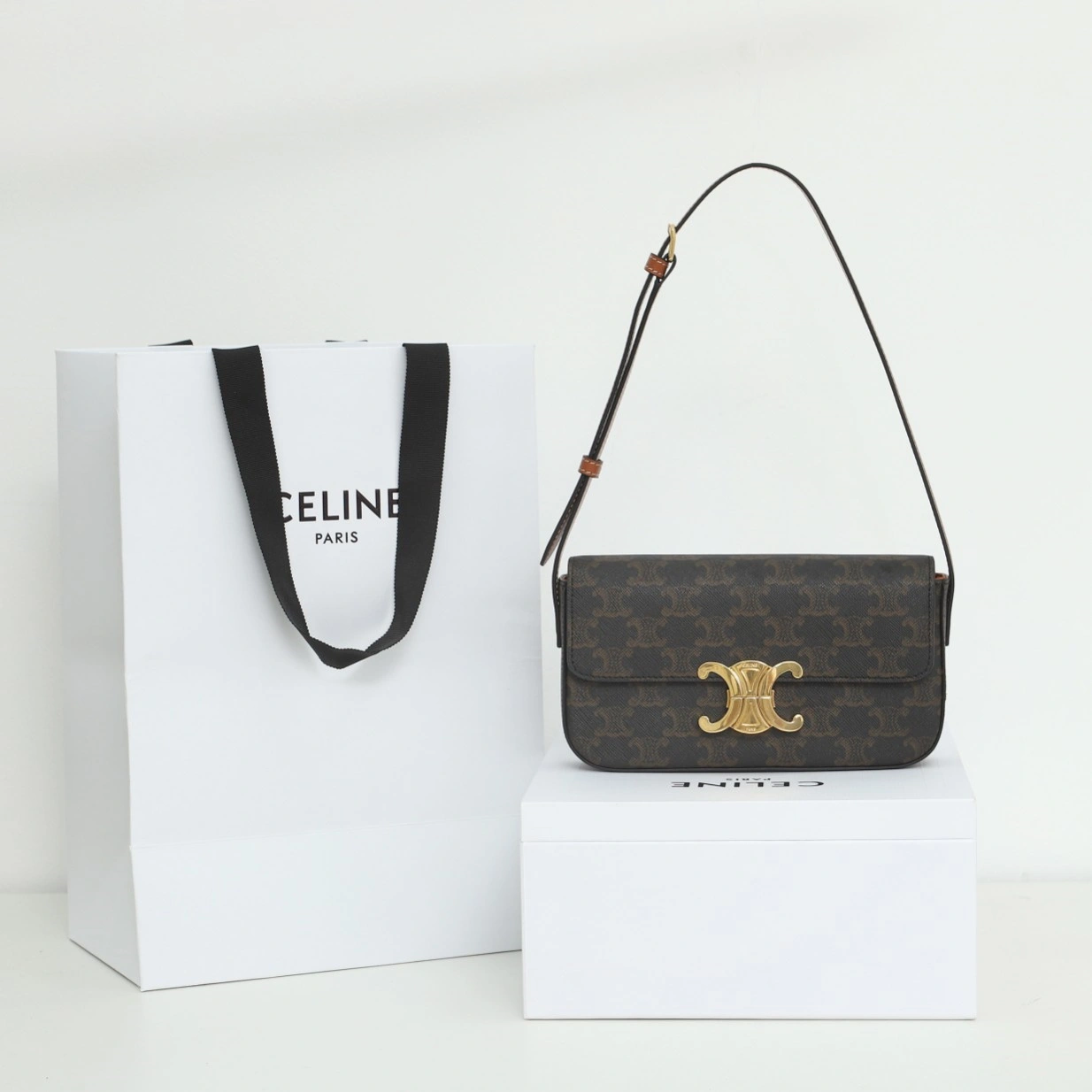 Celine Triomphe 手袋