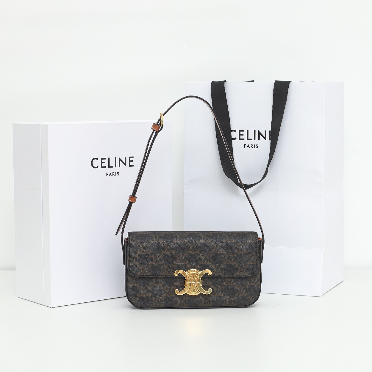 高仿Celine*Triomphe系列手袋194143印花免檢版