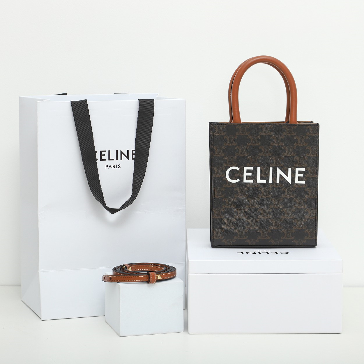 高仿Celine*Cabas系列琴譜袋194372棕印花免檢版