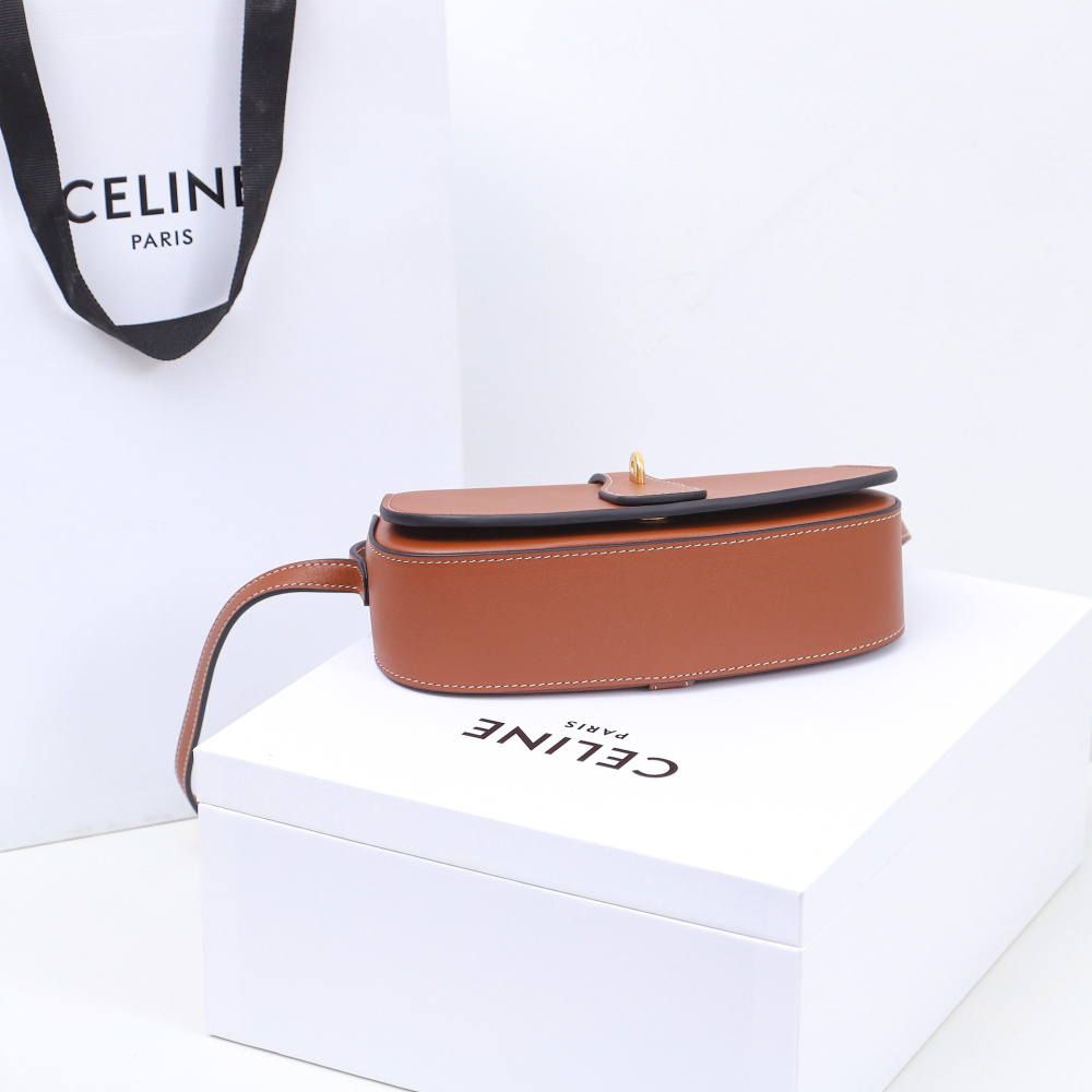 高仿Celine*Tabou系列腋下包10I593棕色免檢版
