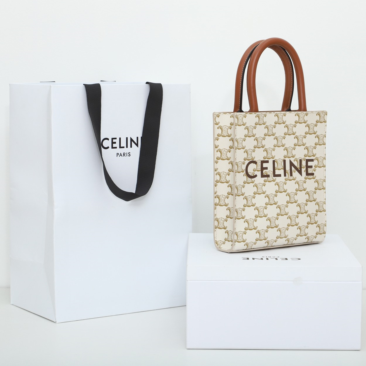 高仿Celine*Cabas系列琴譜袋194372白印花免檢版