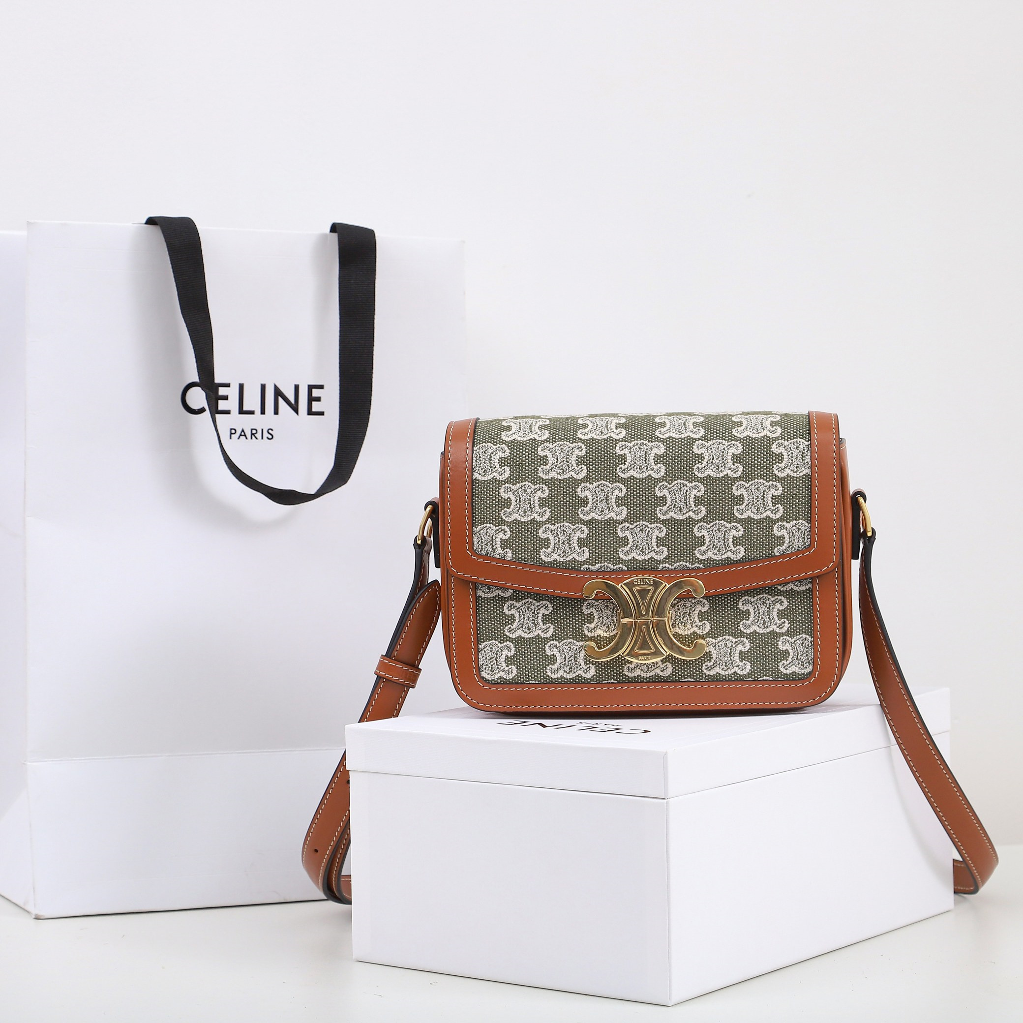 高仿Celine*TeenTriomphe系列手袋188882小號免檢版