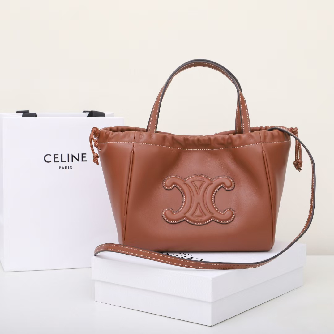 高仿Celine*Triomphe系列手袋111013棕色免檢版