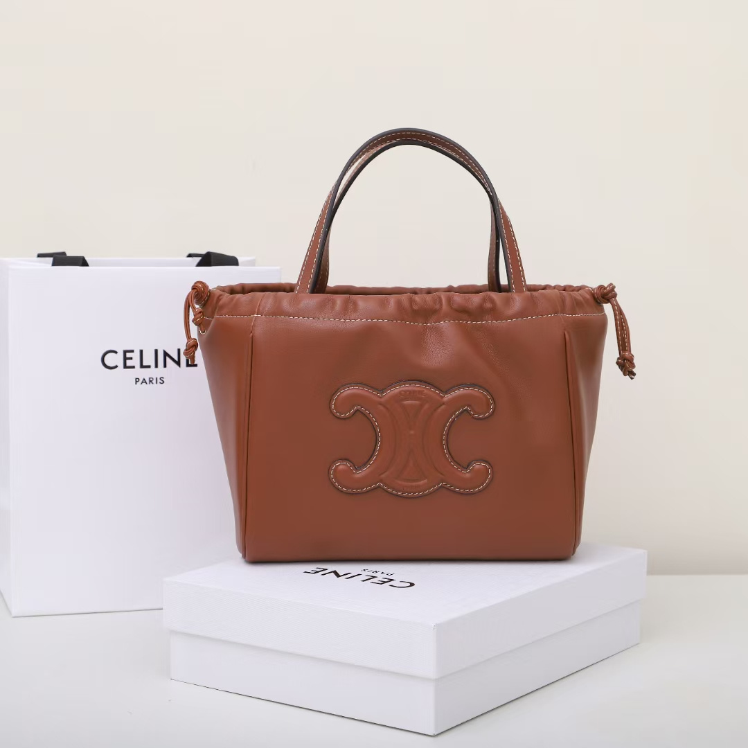 高仿Celine*Triomphe系列手袋111013棕色免檢版