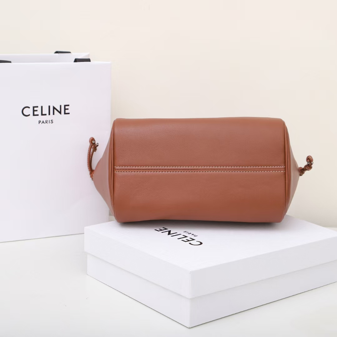 高仿Celine*Triomphe系列手袋111013棕色免檢版