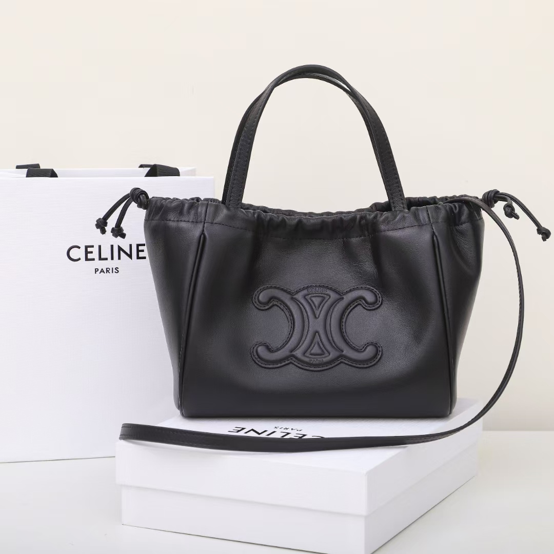 高仿Celine*Triomphe系列手袋111013黑色免檢版