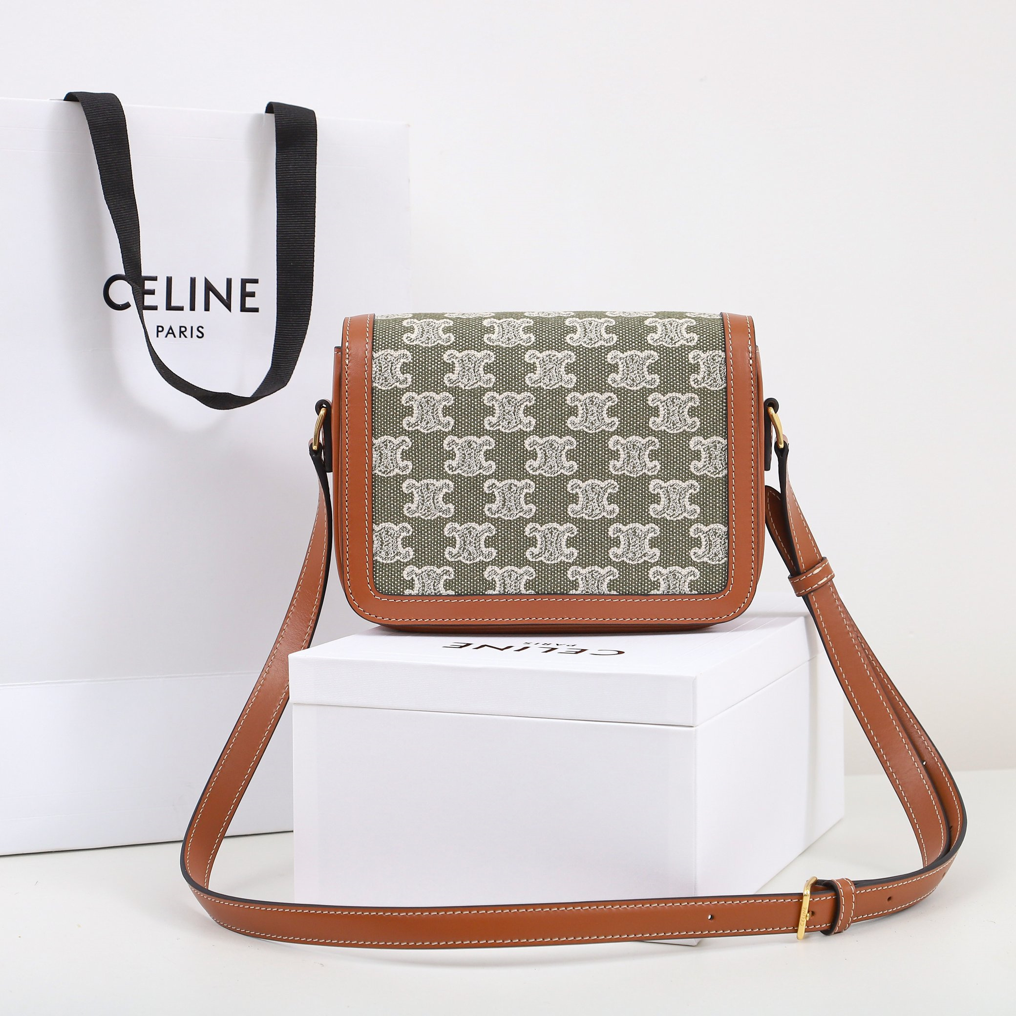 高仿Celine*TeenTriomphe系列手袋188882小號免檢版