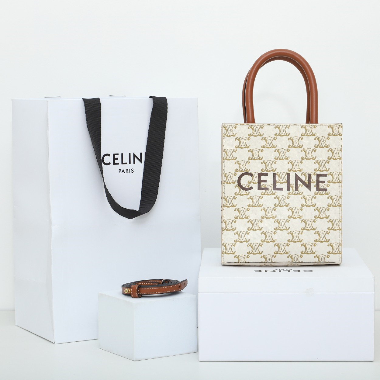 高仿Celine*Cabas系列琴譜袋194372白印花免檢版