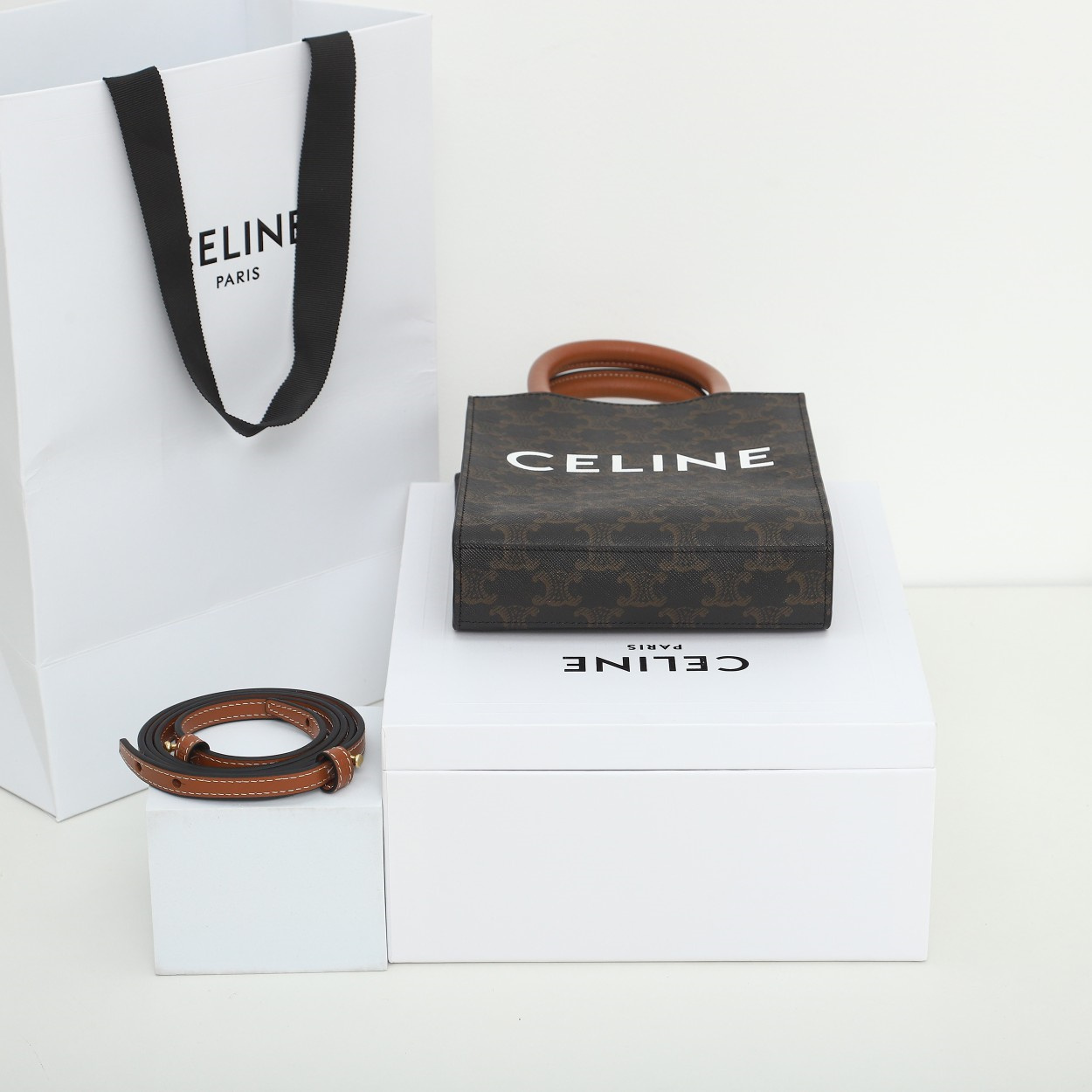 高仿Celine*Cabas系列琴譜袋194372棕印花免檢版