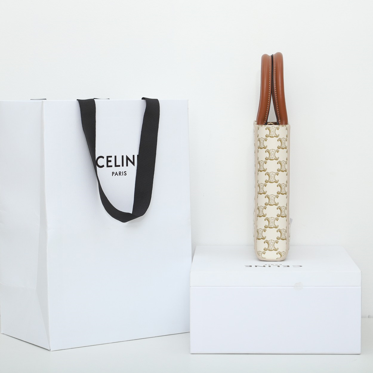 高仿Celine*Cabas系列琴譜袋194372白印花免檢版