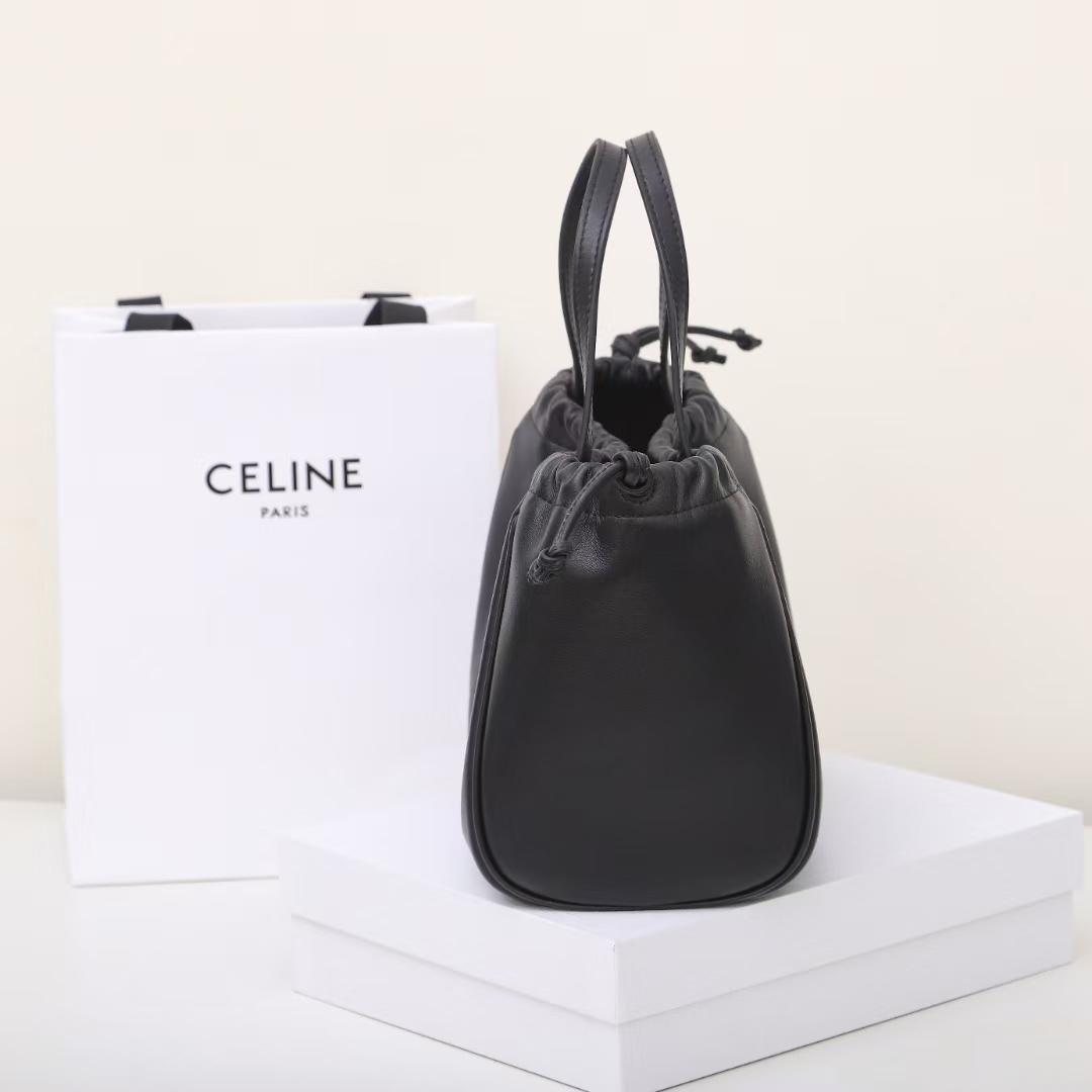 高仿Celine*Triomphe系列手袋111013黑色免檢版