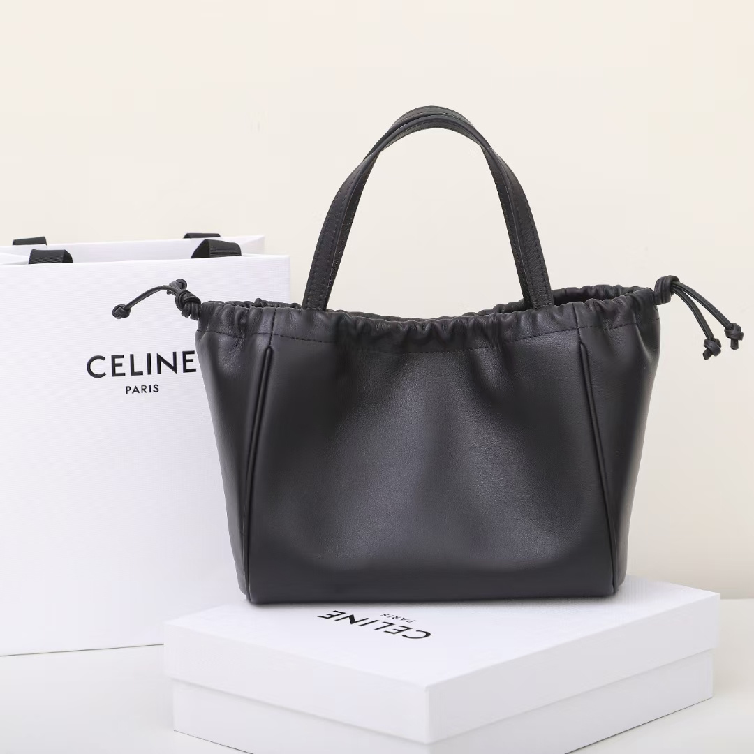 高仿Celine*Triomphe系列手袋111013黑色免檢版