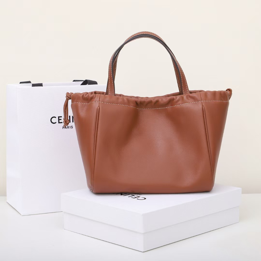 高仿Celine*Triomphe系列手袋111013棕色免檢版