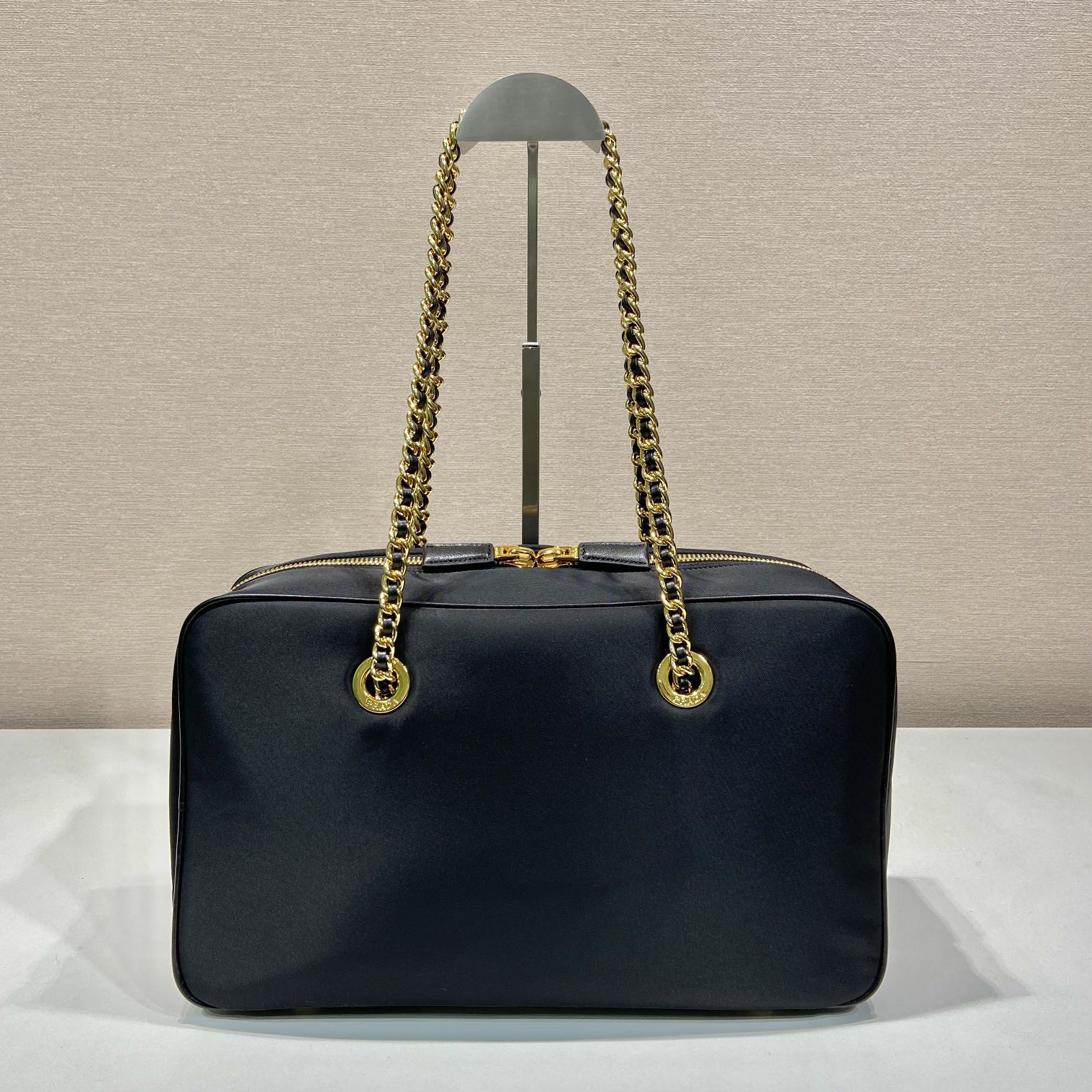 高仿Prada*ReEdition系列單肩包1BB121A大號免檢版