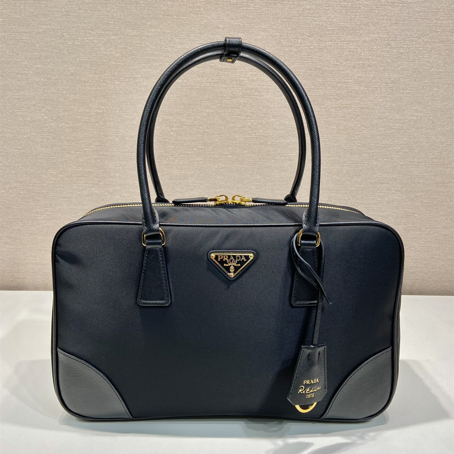 高仿Prada*ReEdition系列手提袋1BB114大號黑色免檢版