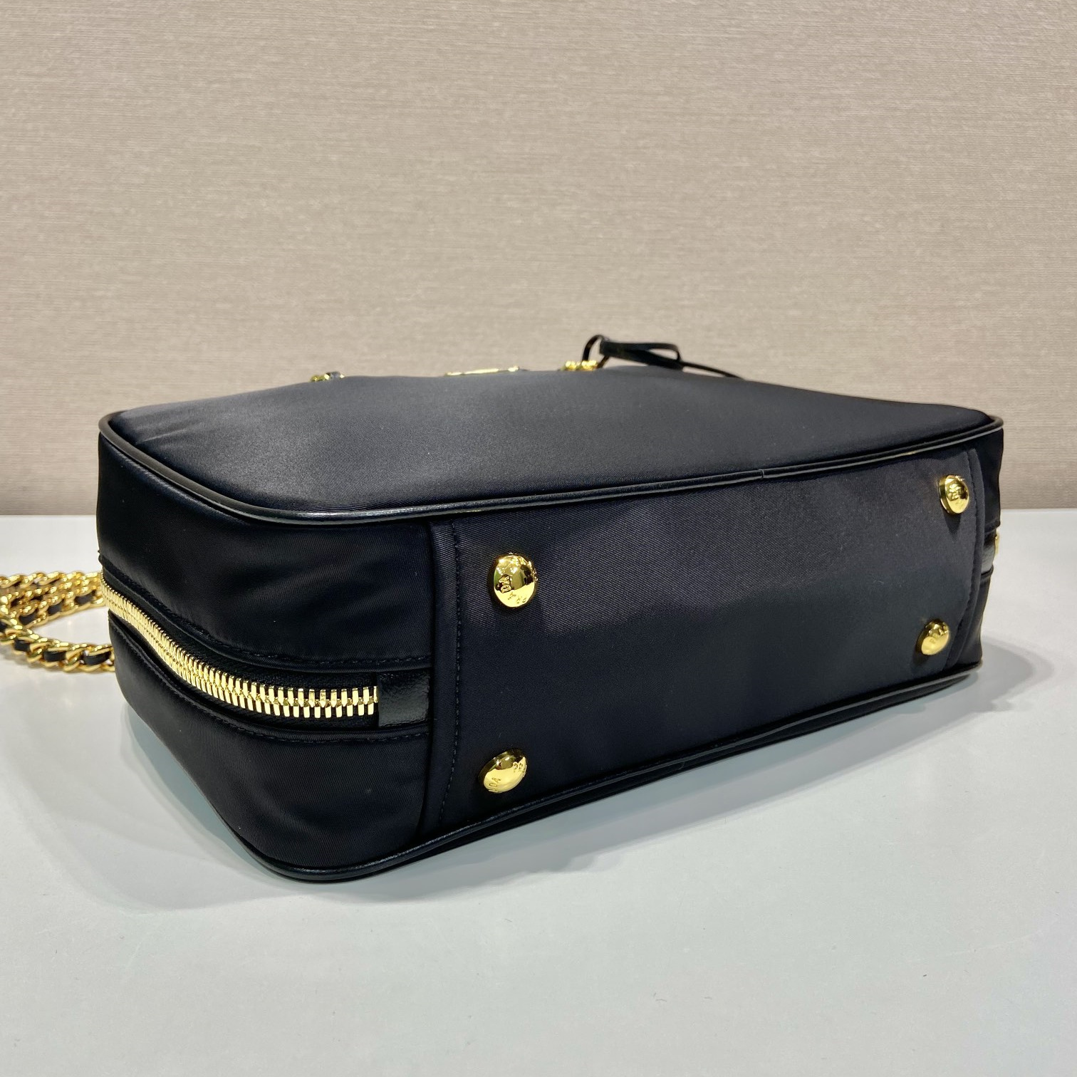 高仿Prada*ReEdition系列單肩包1BB121A中號免檢版