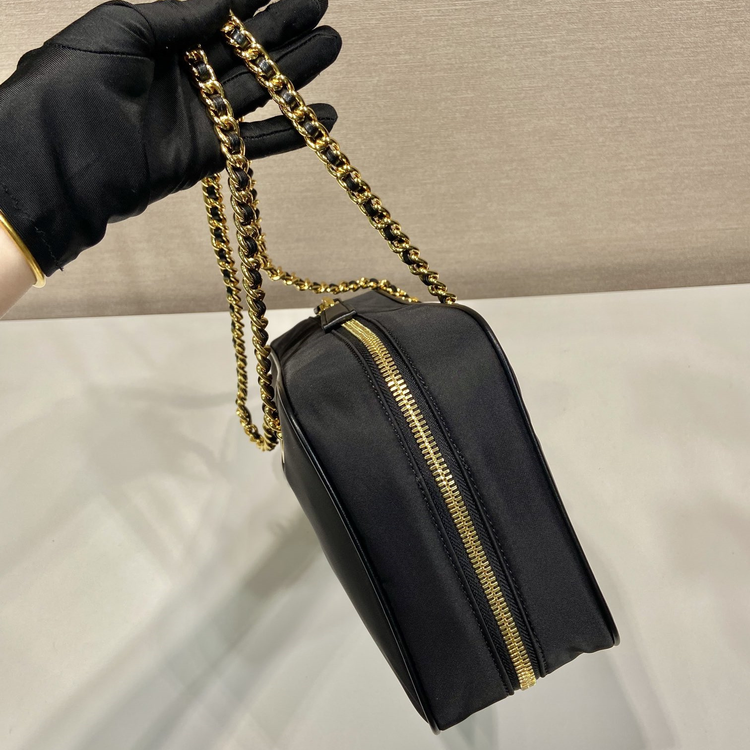 高仿Prada*ReEdition系列單肩包1BB121A中號免檢版