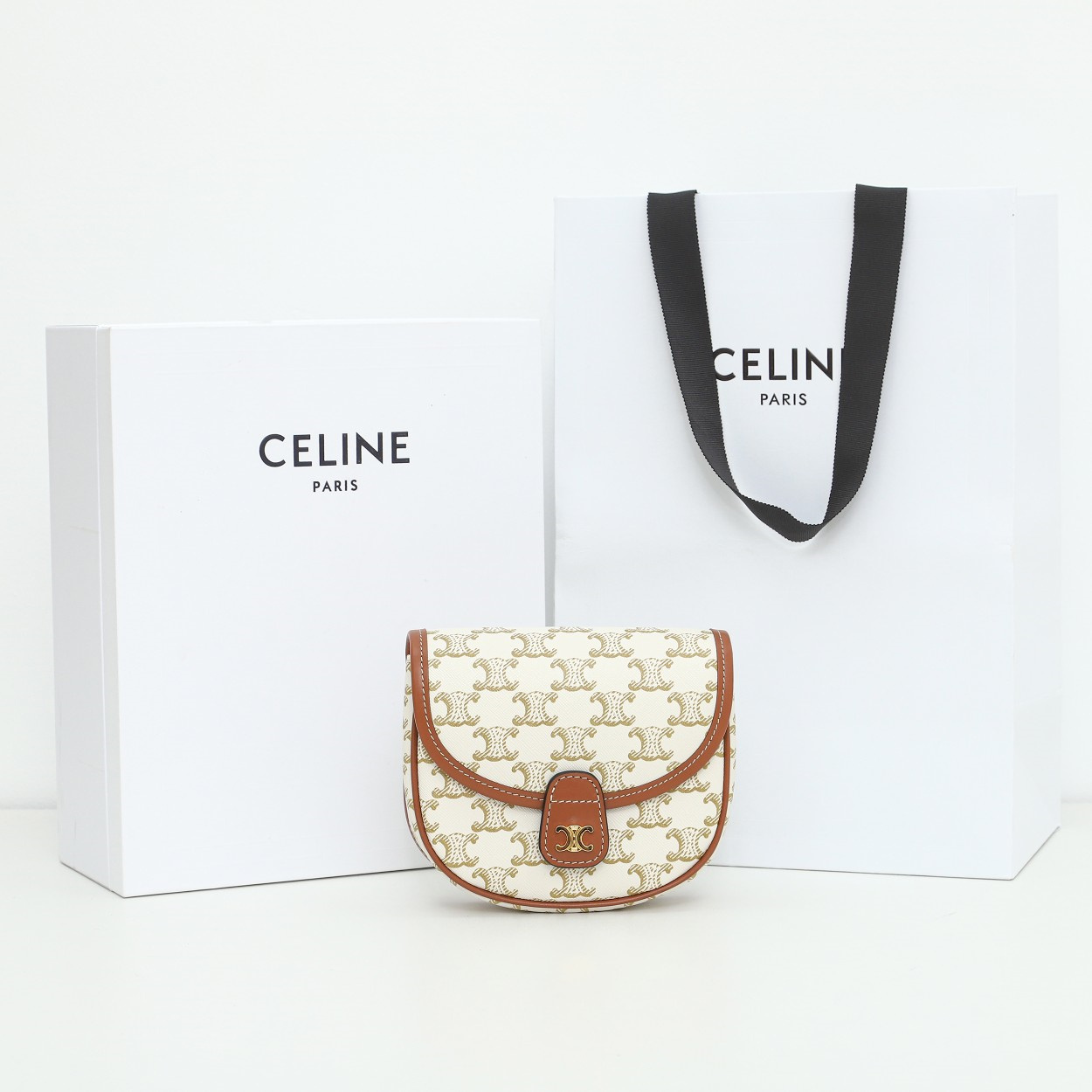 高仿Celine*Triomphe系列Mini袋196702白免檢版