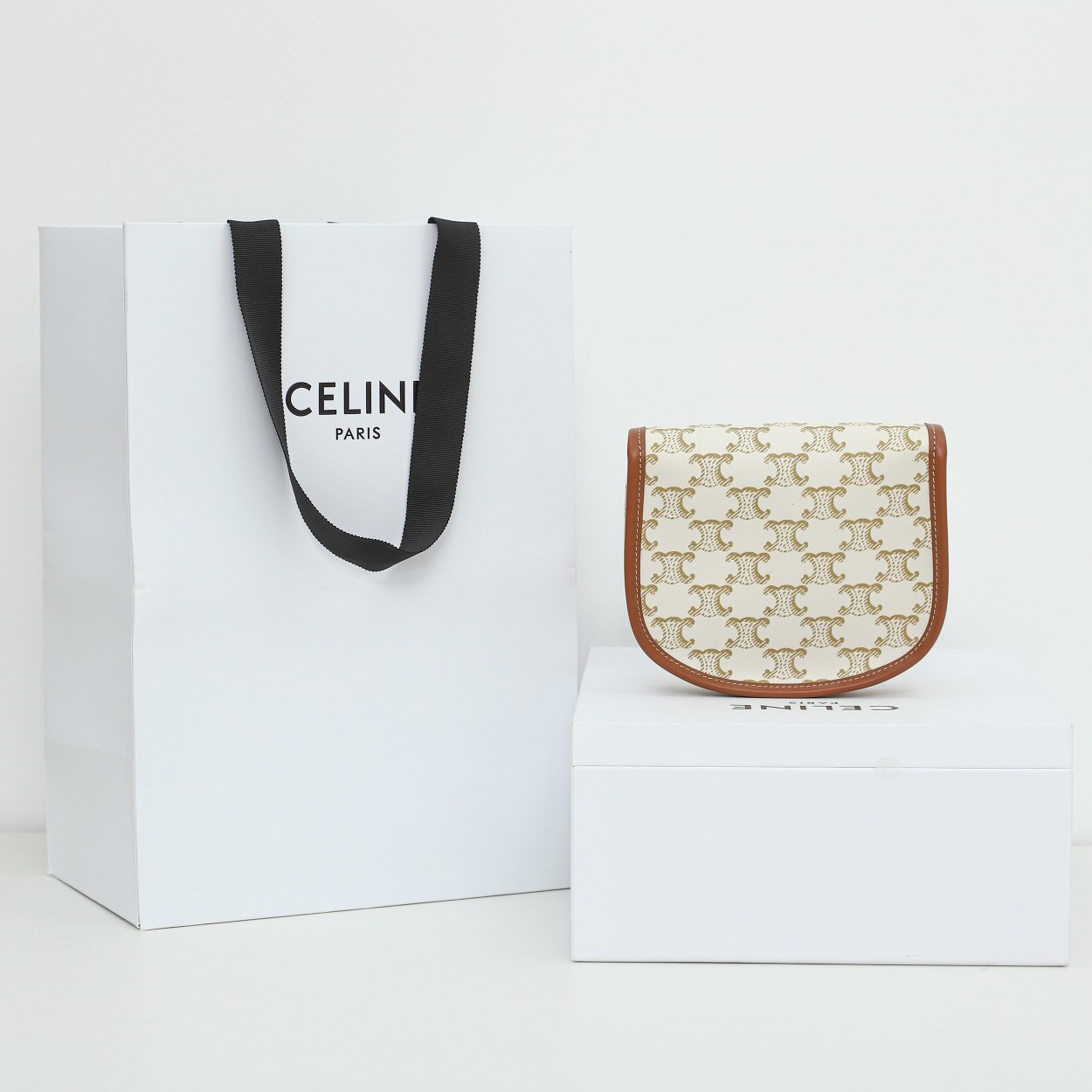 高仿Celine*Triomphe系列Mini袋196702白免檢版