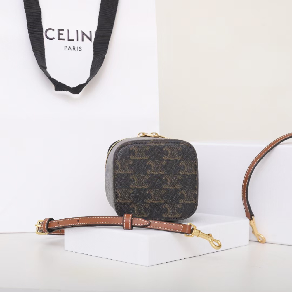 高仿Celine*Triomphe系列手提袋10J762棕印花免檢版