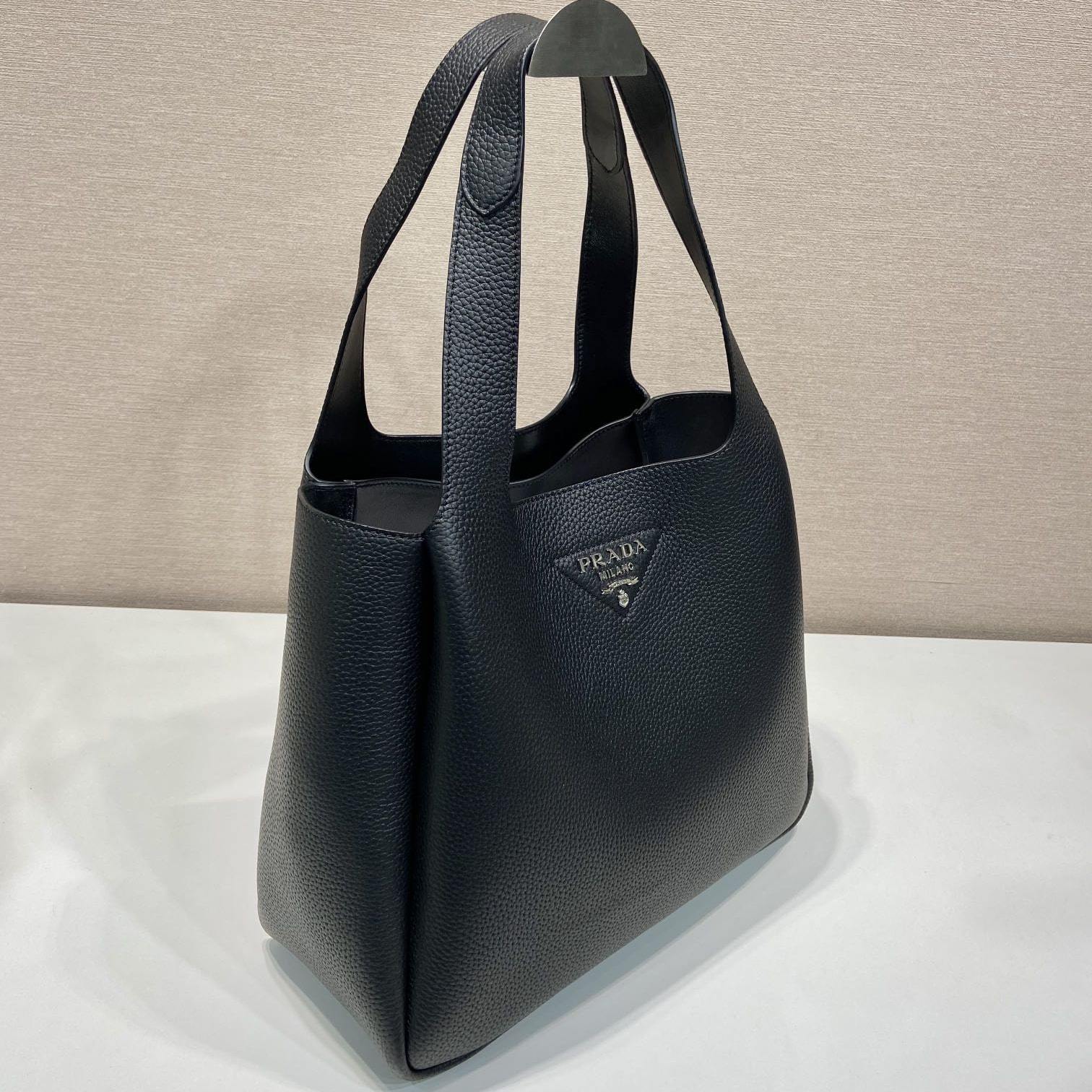 高仿Prada*Tote系列菜籃子1BG338大號黑色免檢版
