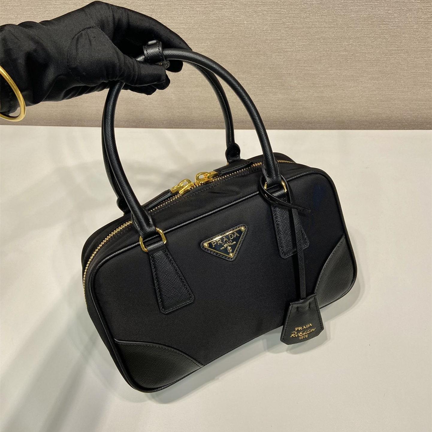 高仿Prada*ReEdition系列手提袋1BB121小號黑色免檢版