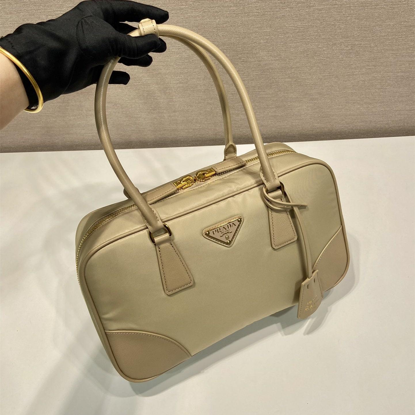 高仿Prada*ReEdition系列手提袋1BB115大號卡其免檢版