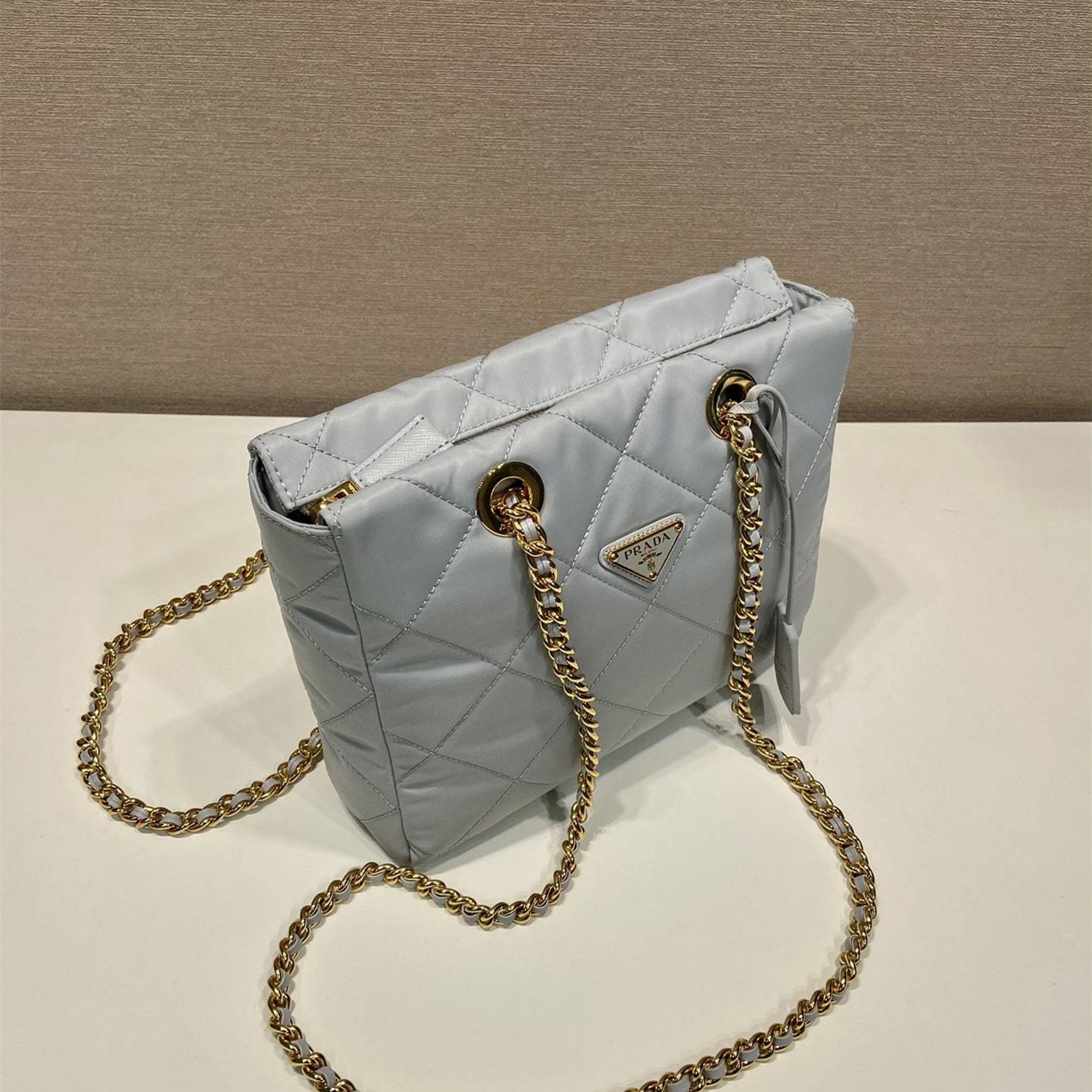 高仿Prada*ReEdition系列中古袋1BG468淺藍色免檢版