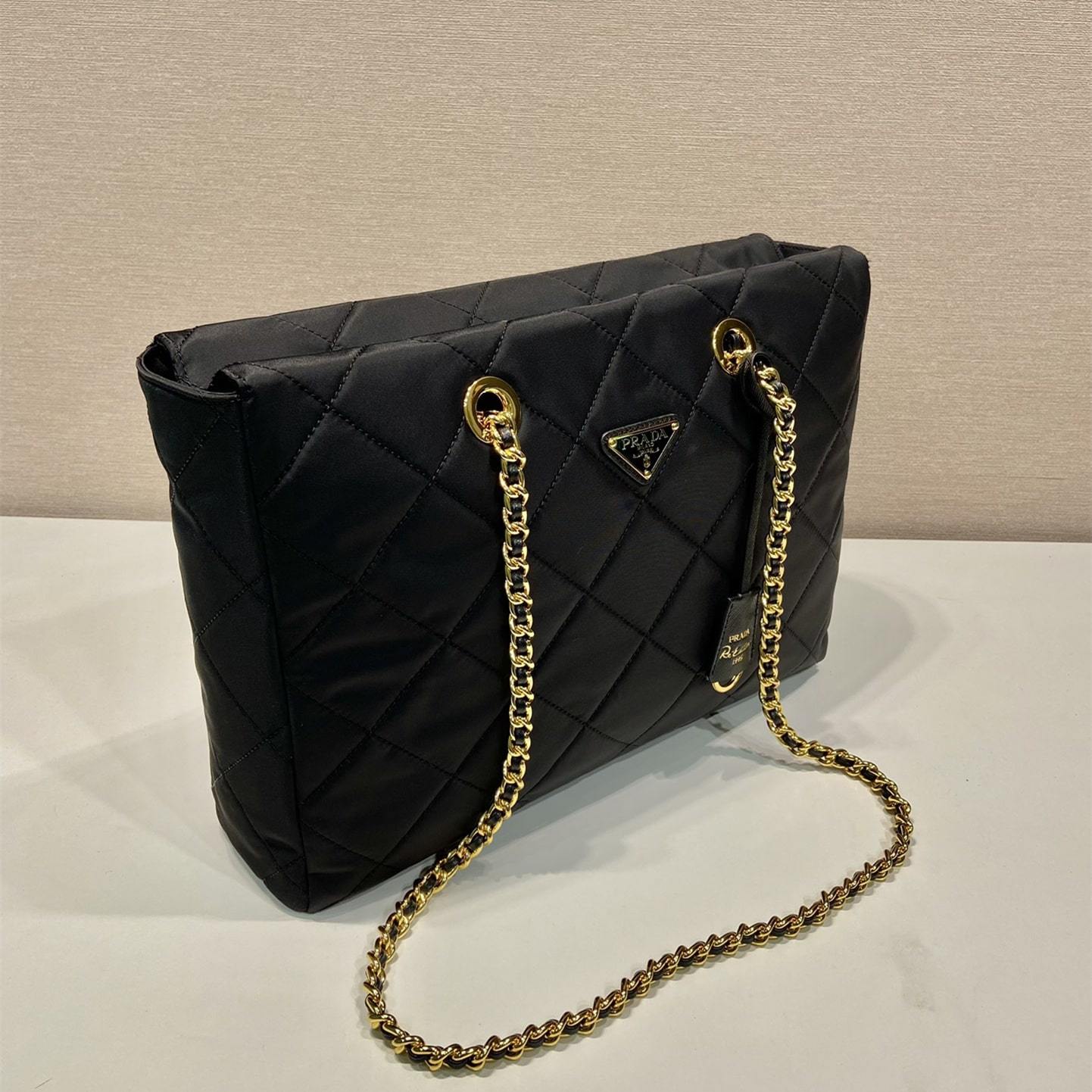 高仿Prada*ReEdition系列中古袋1BG467大號免檢版