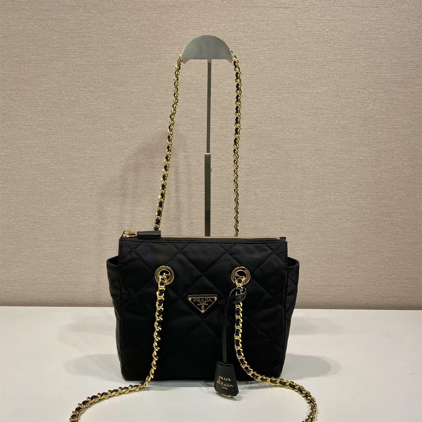 高仿Prada*ReEdition系列中古袋1BG468黑色免檢版