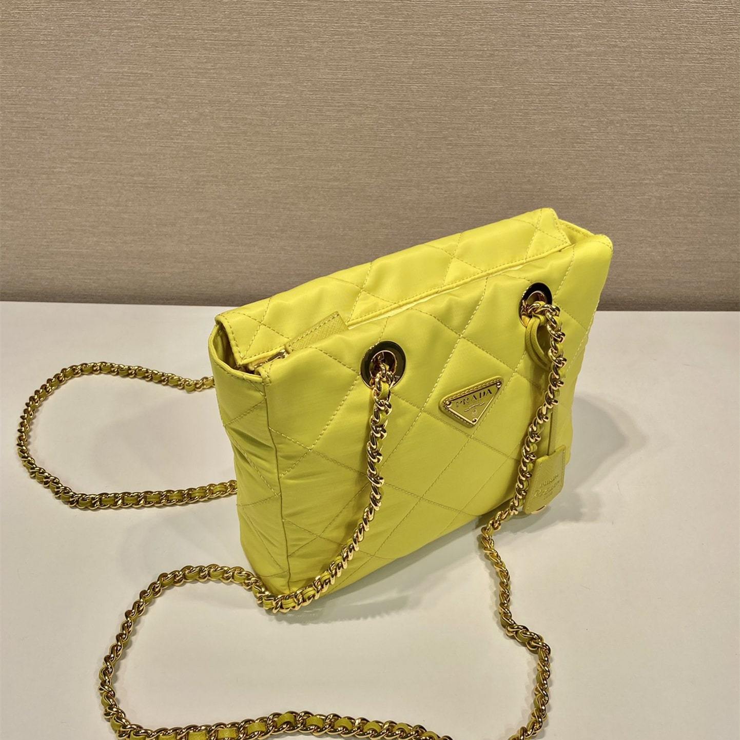 高仿Prada*ReEdition系列中古袋1BG468黃色免檢版