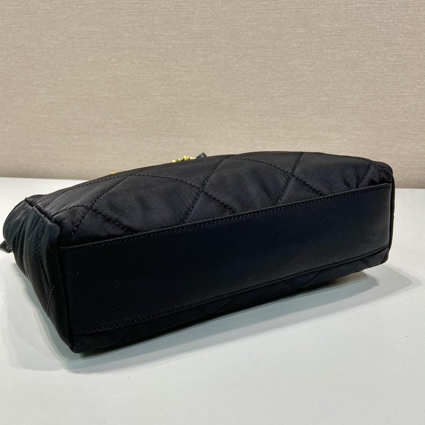 高仿Prada*ReEdition系列中古袋1BG468黑色免檢版