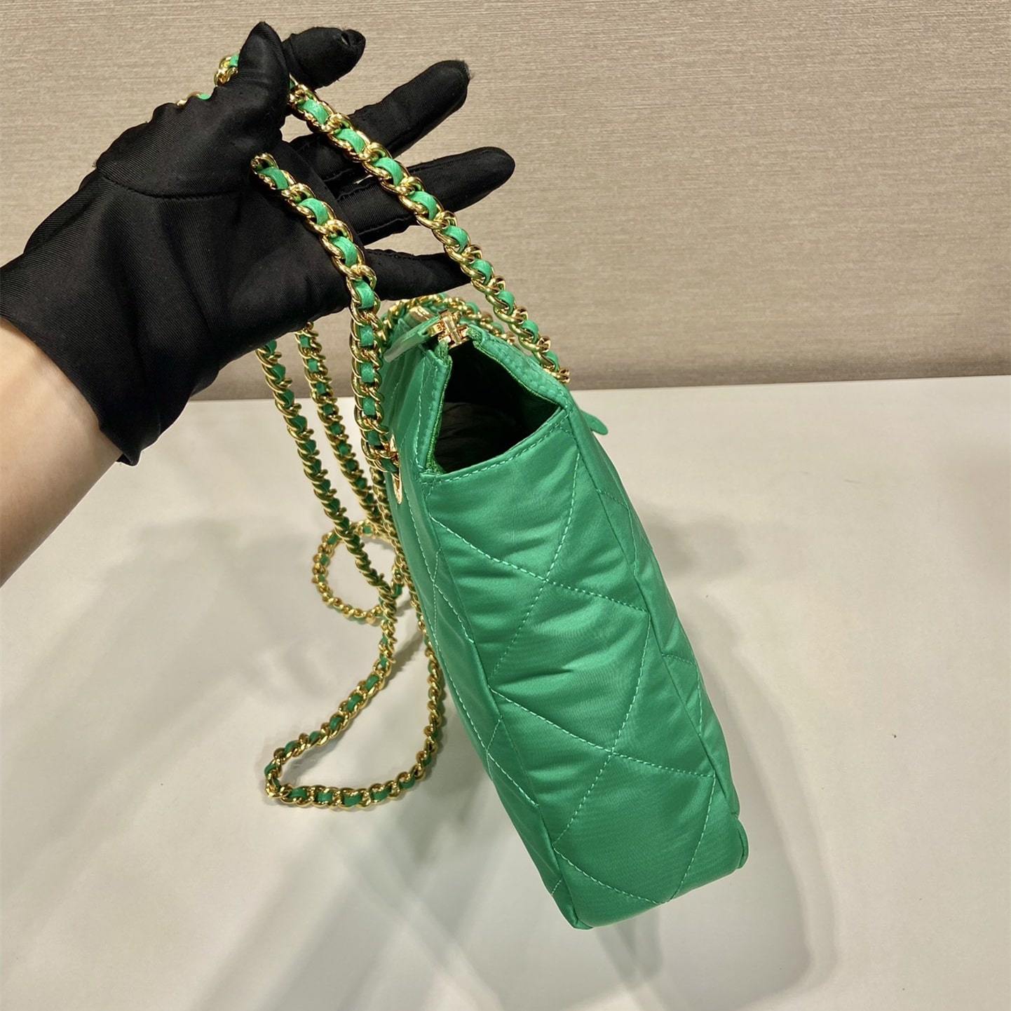 高仿Prada*ReEdition系列中古袋1BG468綠色免檢版