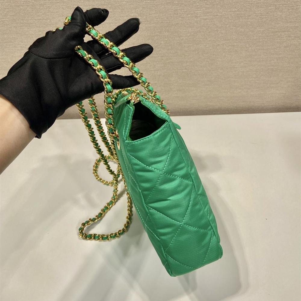 高仿Prada*ReEdition系列中古袋1BG468綠色免檢版