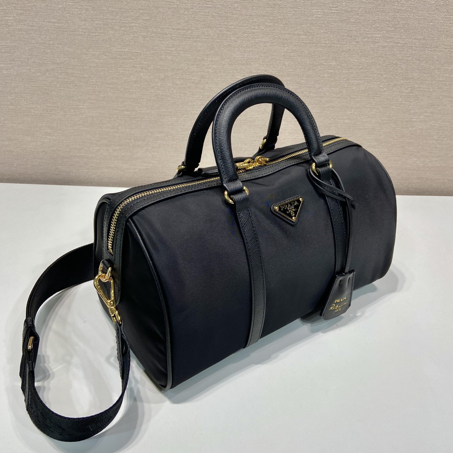 高仿Prada*ReEdition系列手提包1BB233黑色免檢版