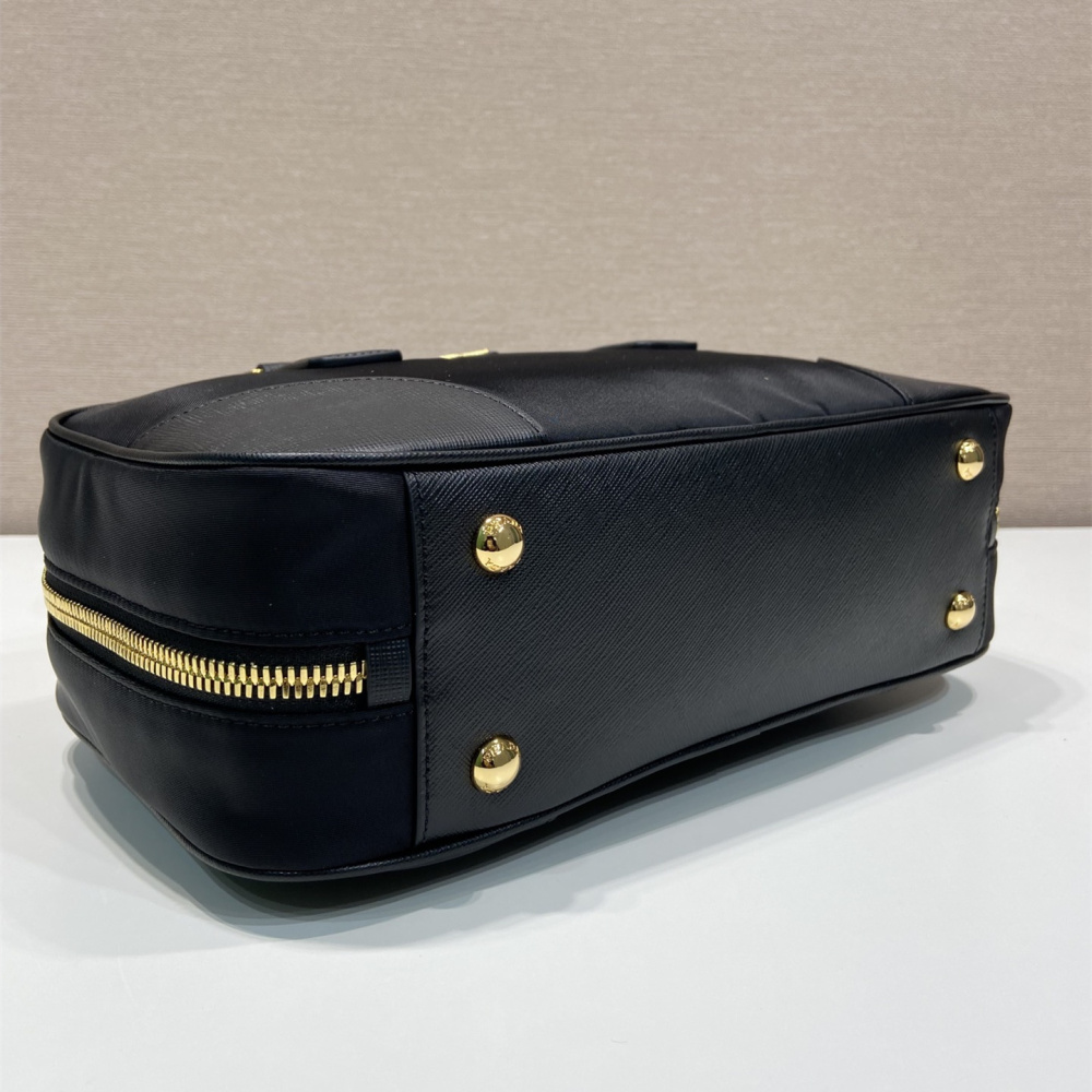 高仿Prada*ReEdition系列手提袋1BB115大號黑免檢版