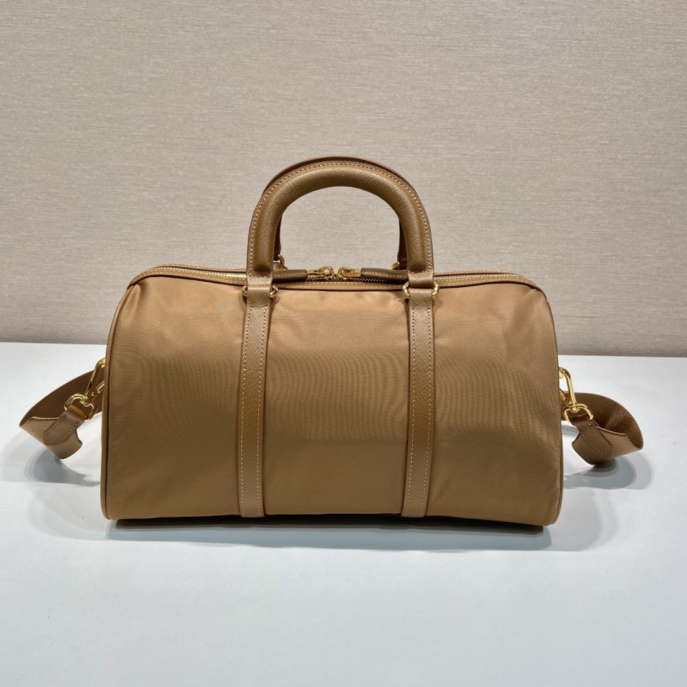 高仿Prada*ReEdition系列手提包1BB233棕色免檢版